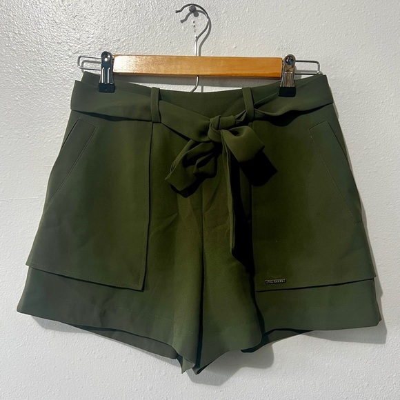 Ted Baker London Olive Tie Waist Paper Bag Trouser Shorts - Size 0 (27") - Picture 7 of 13